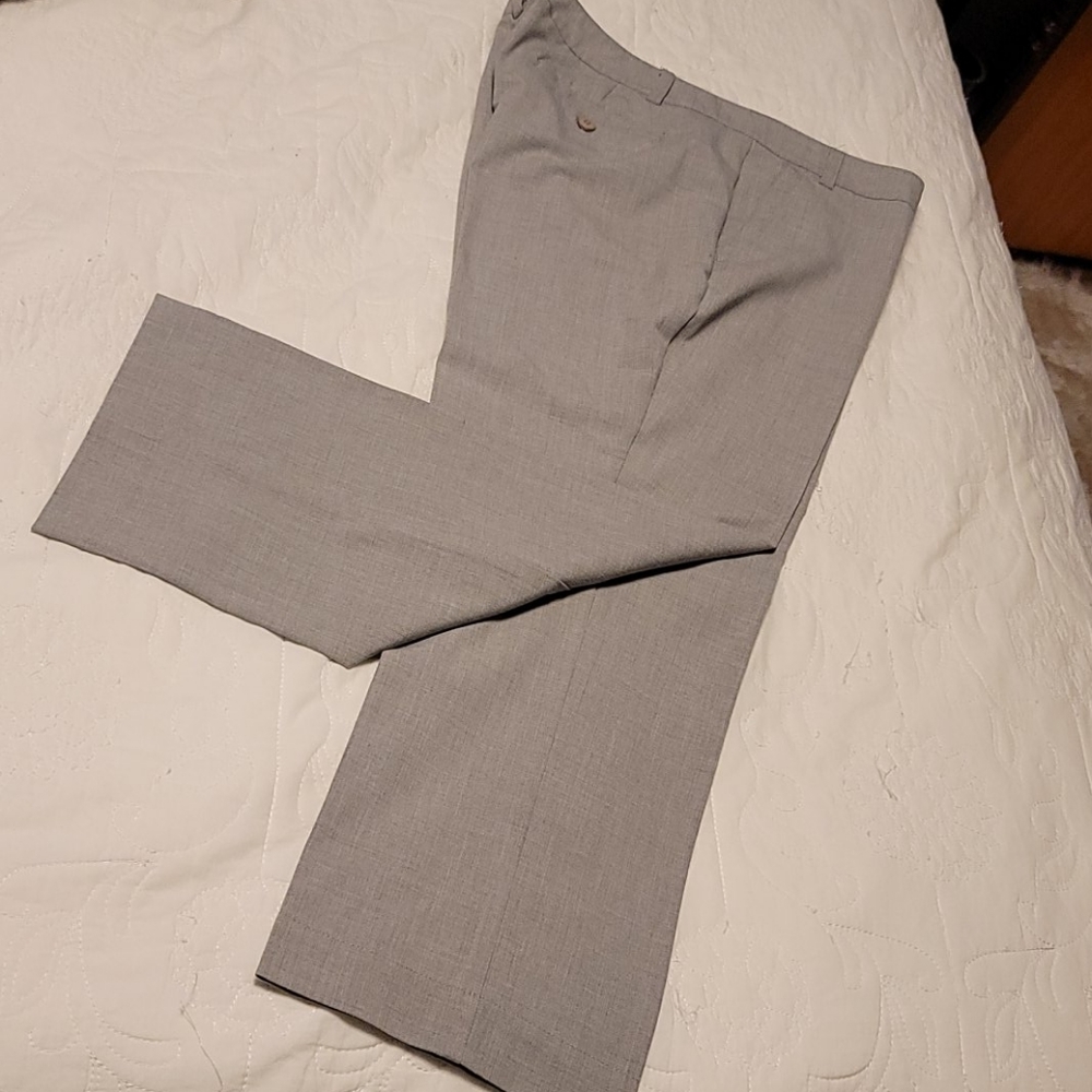 NY&Co cropped dress pants.